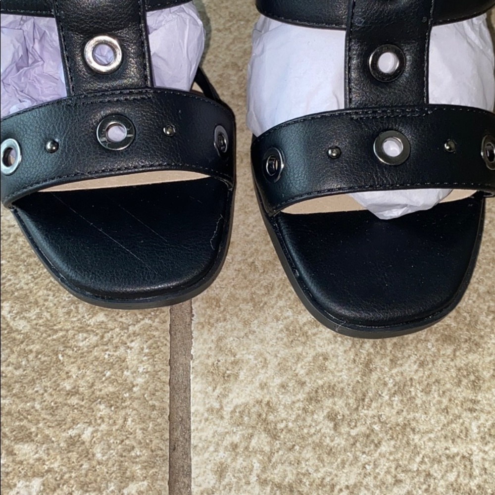 Heels - Picture 2 of 7